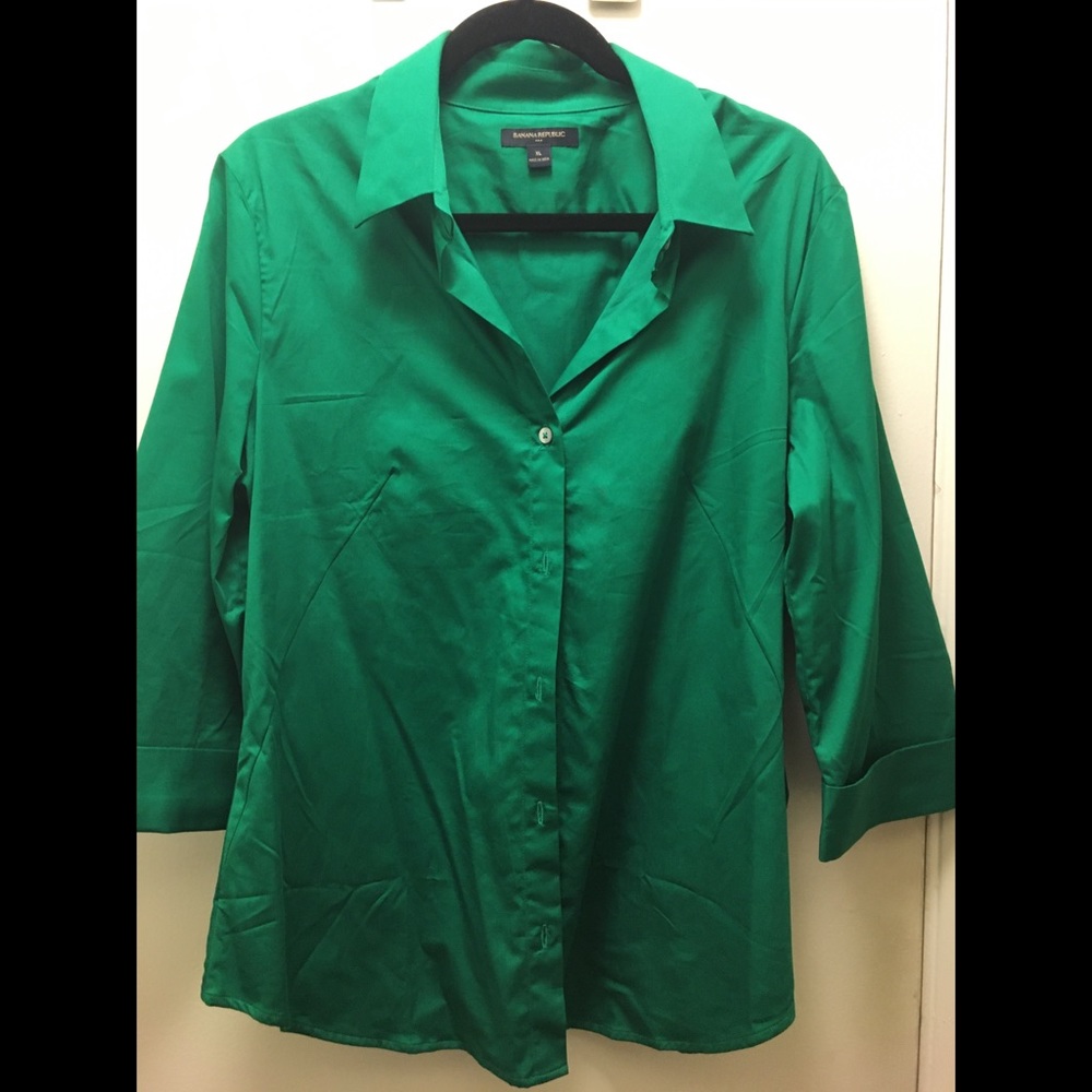 Green button down collared shirt